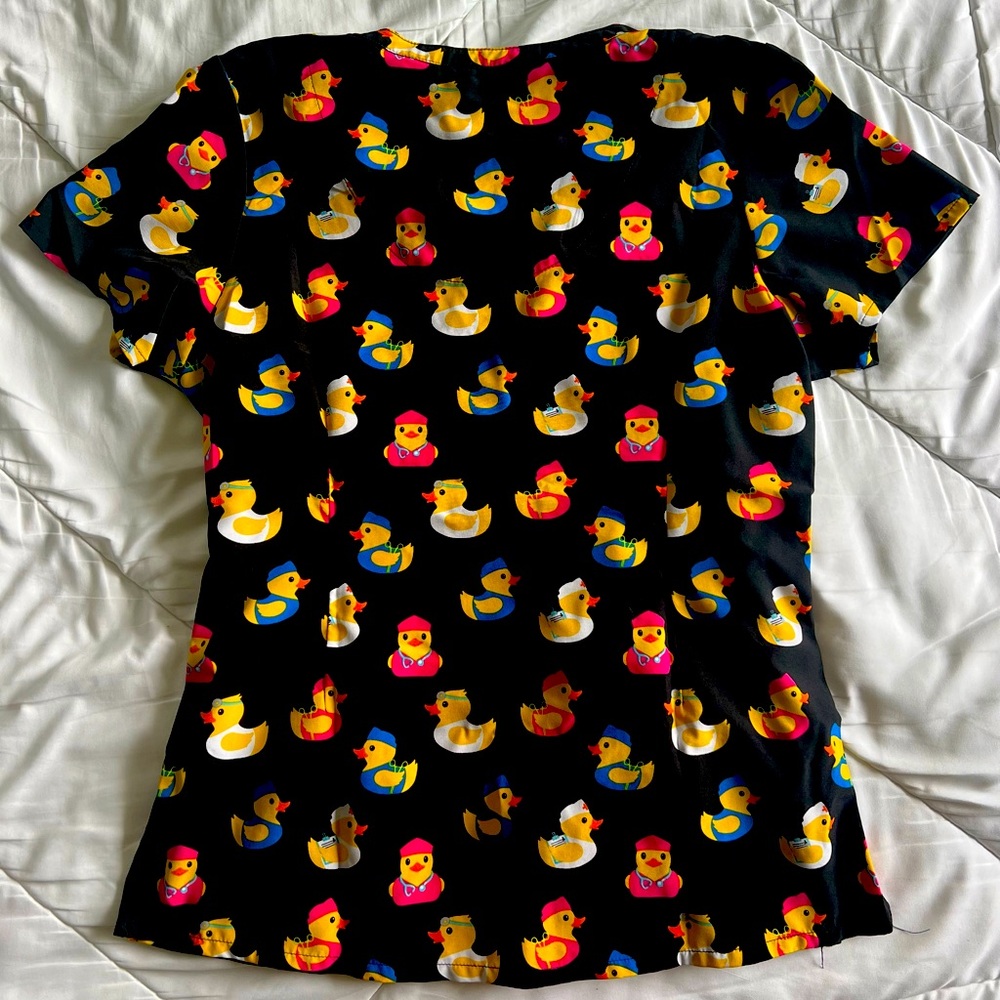 S Patterned Scrub Top - Picture 2 of 2